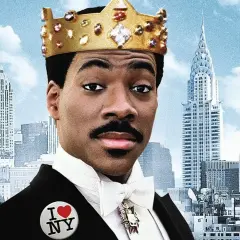 Eddie Murphy som en prins i New York, med krona och "I Love NY"-knapp.