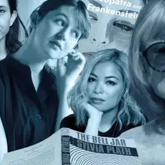 Kvinnor och böcker, bland annat "The Bell Jar" av Sylvia Plath och verk av Sally Rooney. Kanske en hyllning till Sandra Beijer och hennes litterära värld.