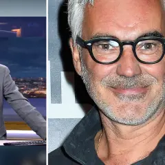 Manlig programledare på SVT med glasögon och grått hår. Han bär en grå kavaj till vänster och en svart jacka till höger.