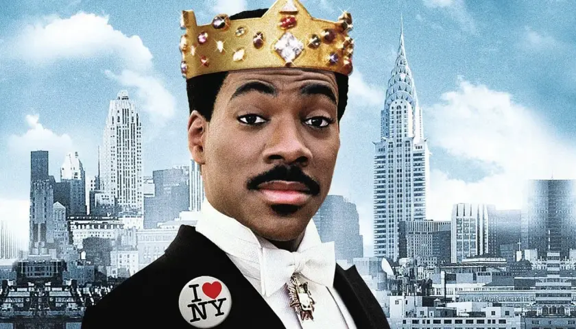 Eddie Murphy som en prins i New York, med krona och "I Love NY"-knapp.