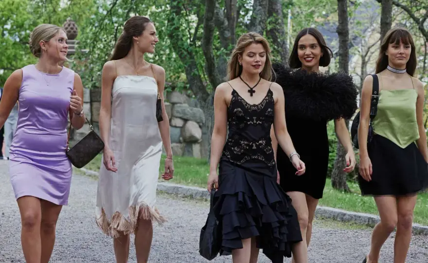 Barracuda Queens – Din guide till Netflix-serien från Djursholm