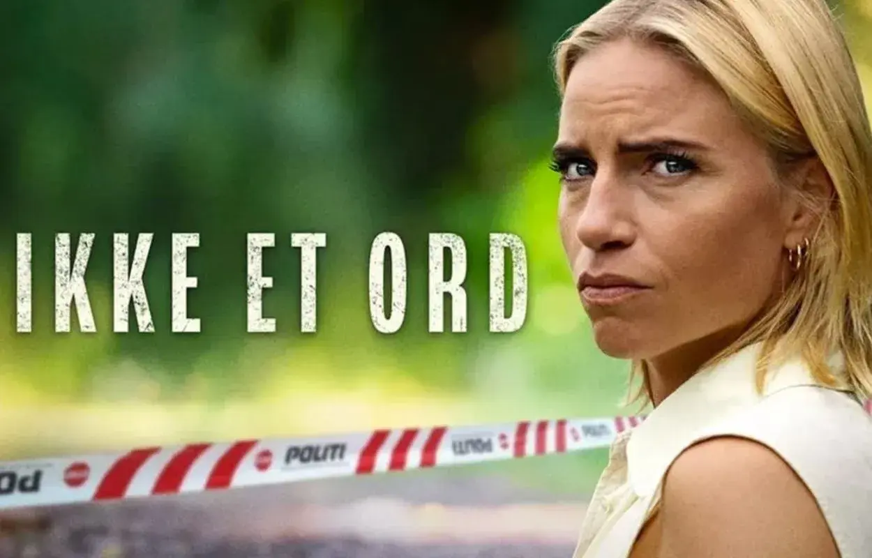 En kvinna med intensiv blick framför texten "IKKE ET ORD". Polisavspärrning i förgrunden. En spännande start på nya danska serier.