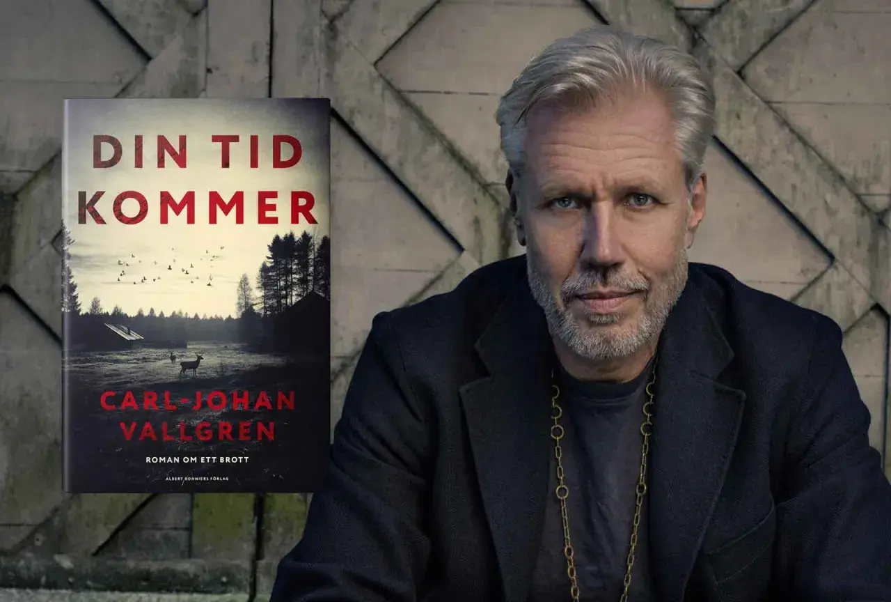 Carl Johan Vallgren, författare till boken "Din tid kommer", med en dyster landsbygdsbild.