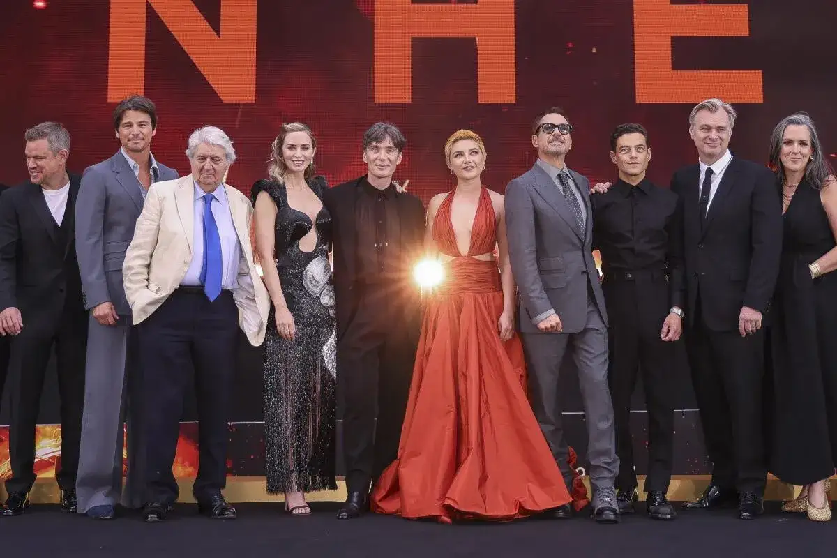 Här är rollistan i Oppenheimer: Matt Damon, Josh Hartnett, Cillian Murphy, Florence Pugh, Robert Downey Jr., Rami Malek och Emily Blunt.