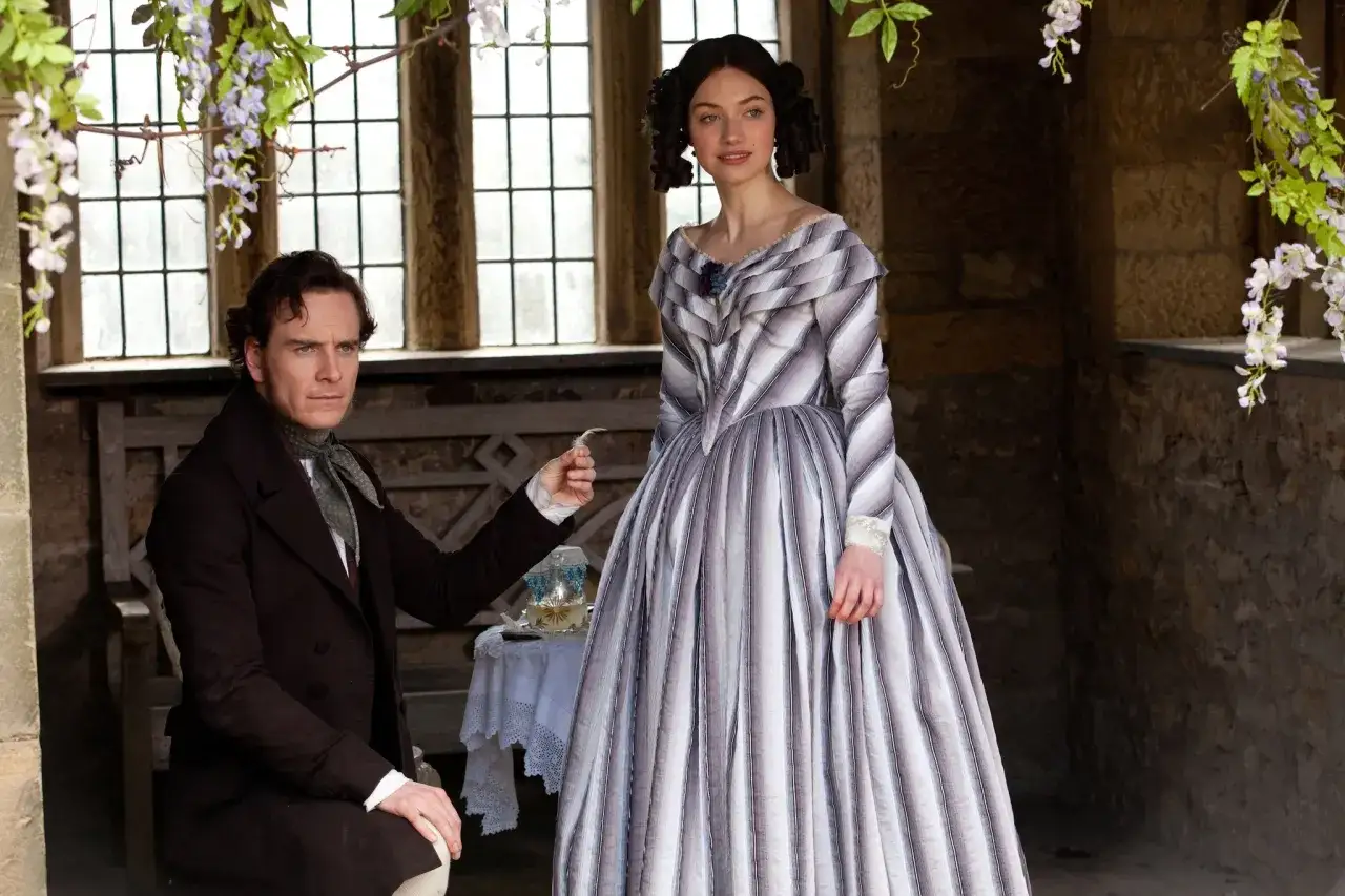 Michael Fassbender som Rochester och Mia Wasikowska som Jane Eyre i filmen Jane Eyre 2011.