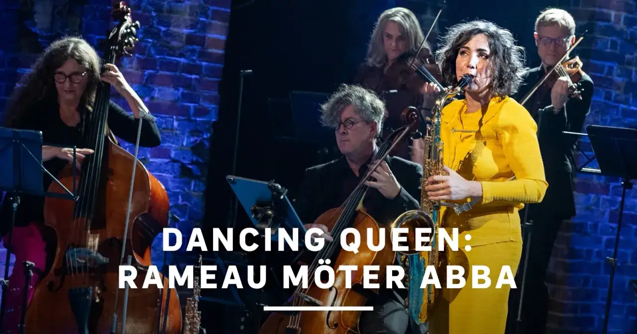 En orkester med musiker från en generation spelar